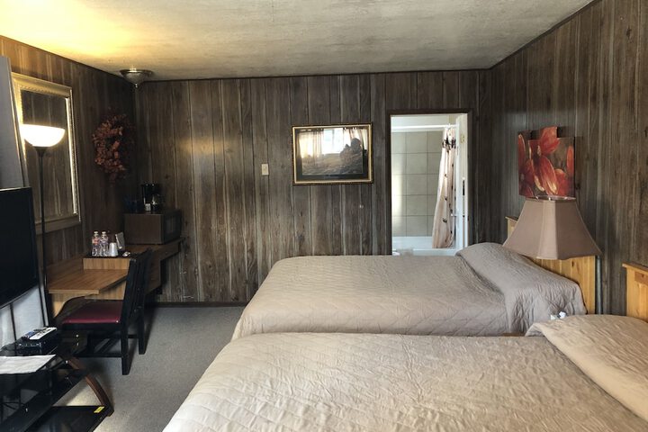 Rustic Inn Motel