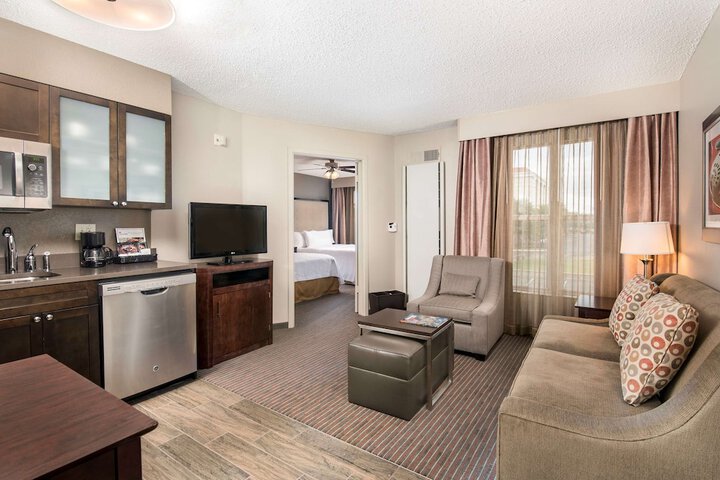 Room 13 of 27