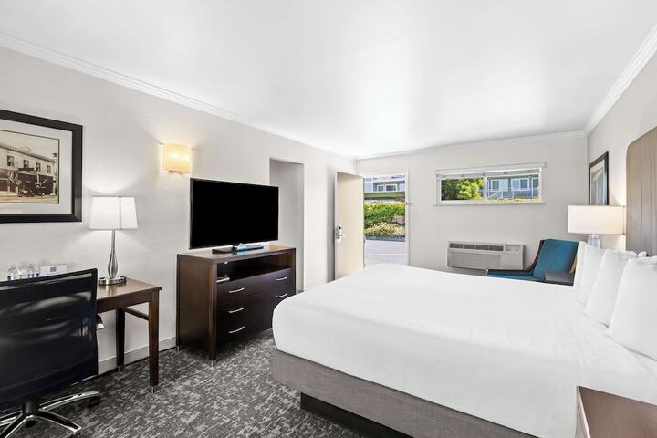 Room 15 of 36