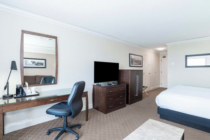 Sandman Signature Vancouver Airport Hotel & Resort