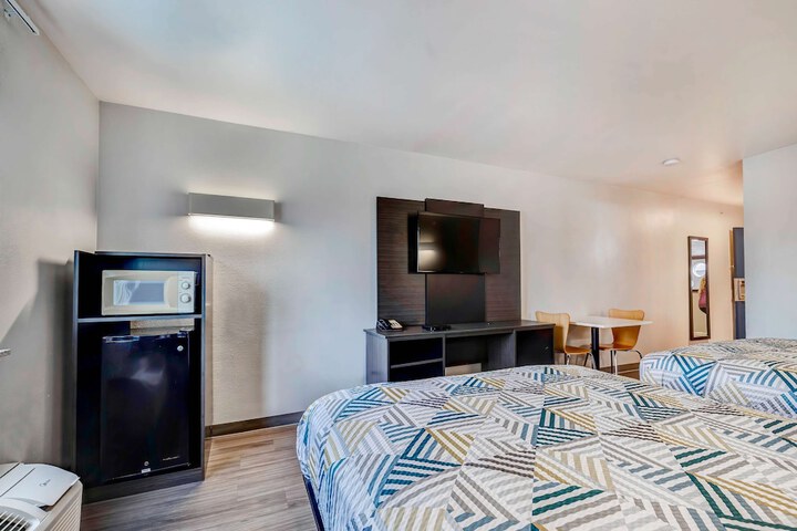 Room 16 of 25
