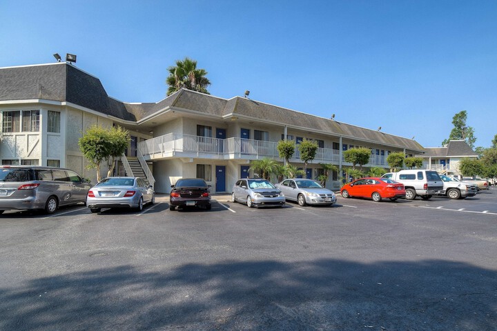 Hotel 4 of 25