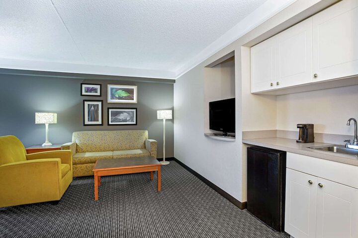 Room 22 of 29