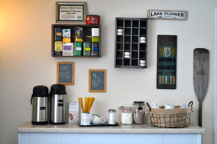 Breakfast/Coffee Service 24 of 41