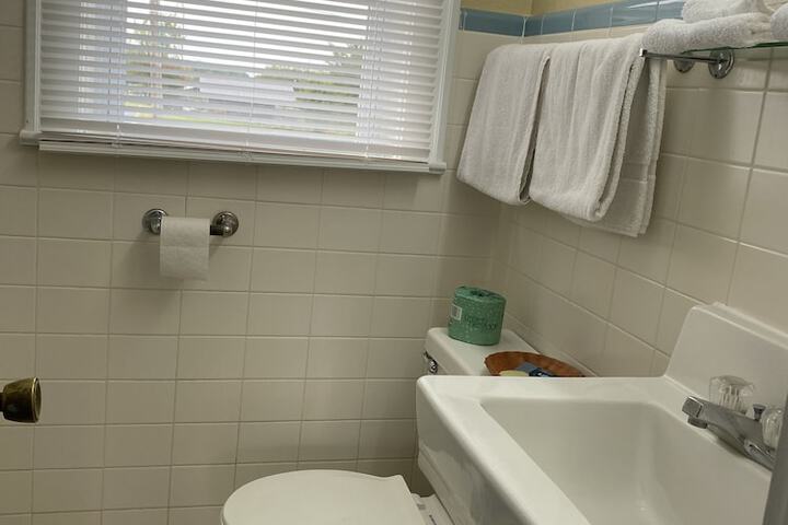 Room 21 of 28