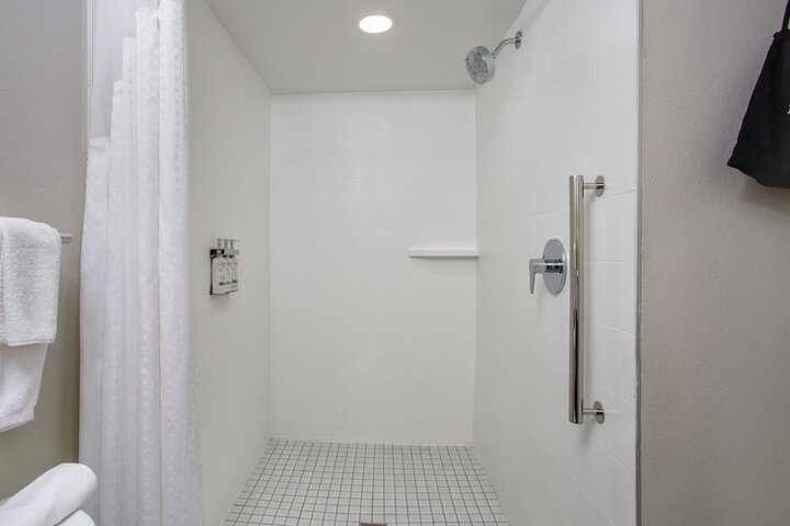 Room 21 of 60