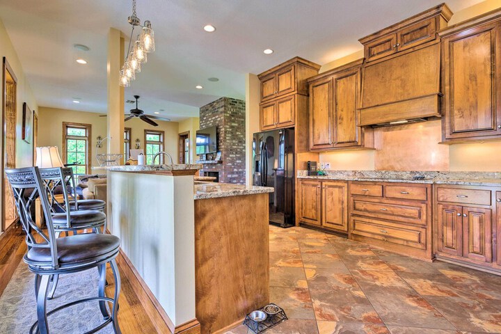 Bright Waveland Home - Walk to Beach Access!