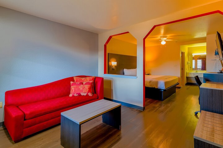 Room 33 of 49