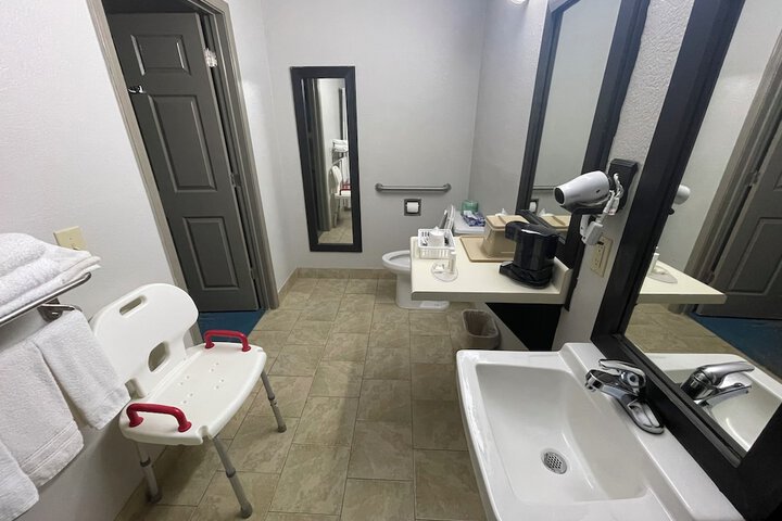 Room 30 of 47