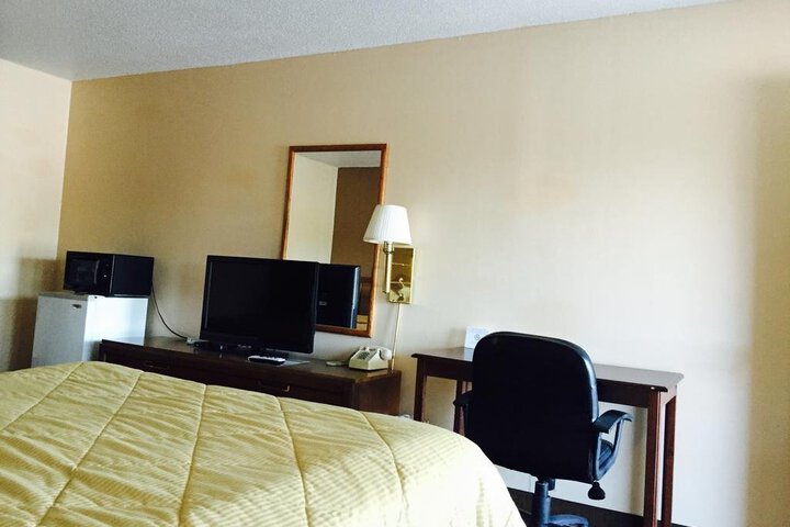 BUDGET INN