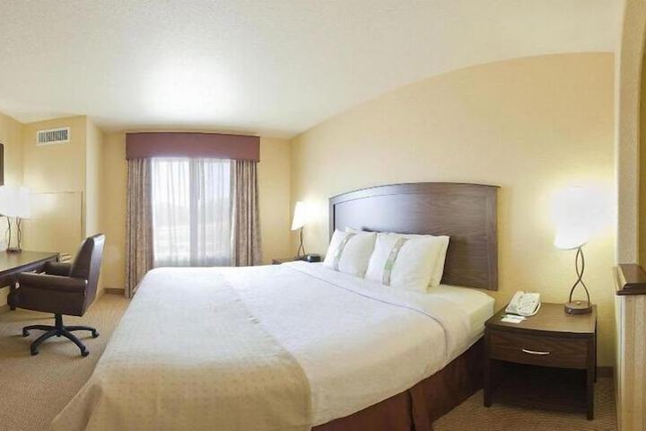 Room 18 of 26