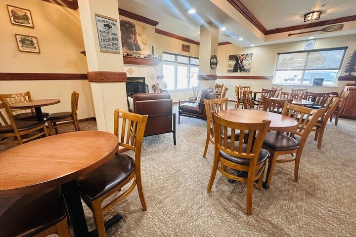 Yellowstone Lodge