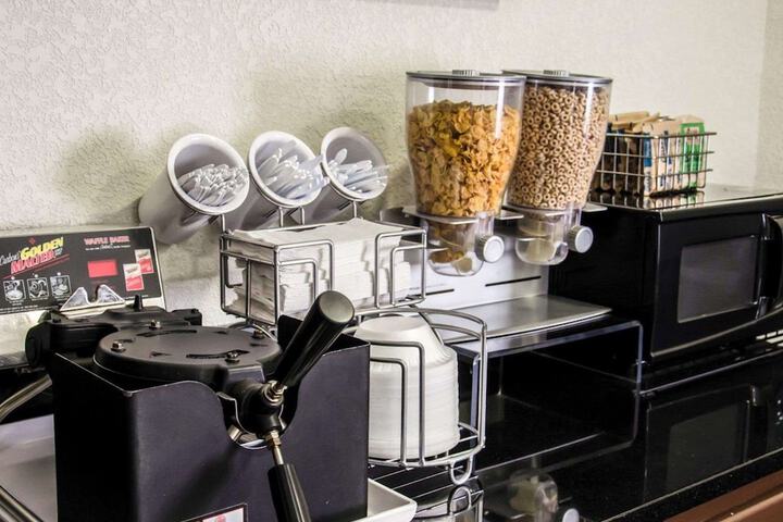 Breakfast/Coffee Service 46 of 47