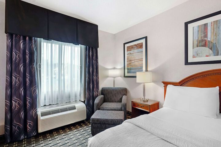 Room 32 of 42