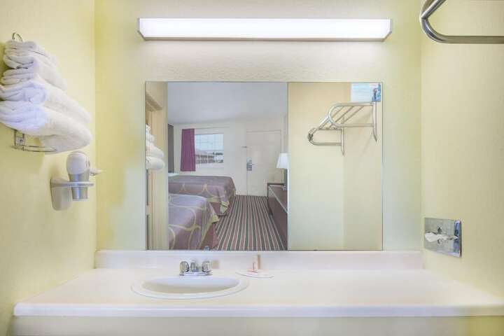 Room 10 of 10