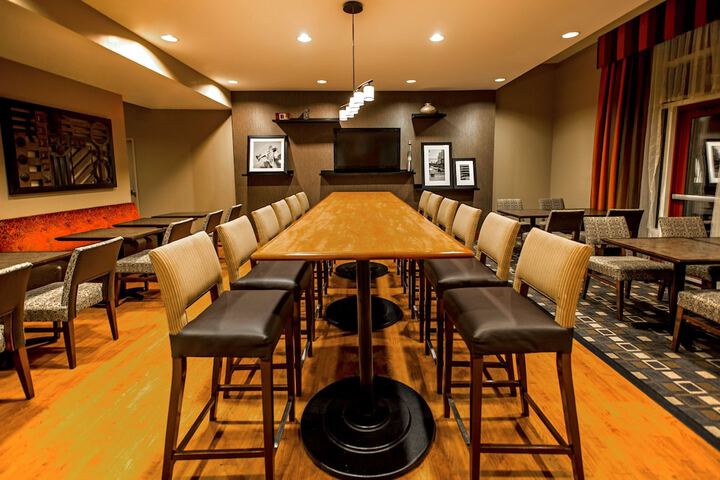 Hampton Inn New York - LaGuardia Airport