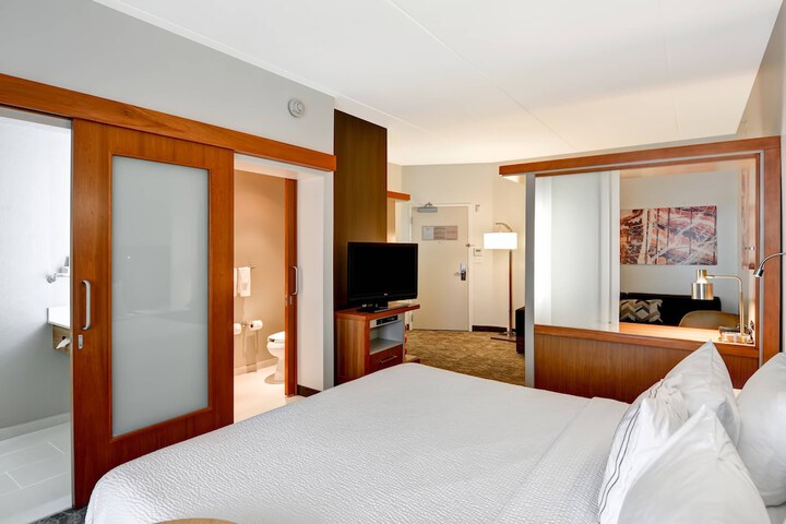 Room 14 of 26