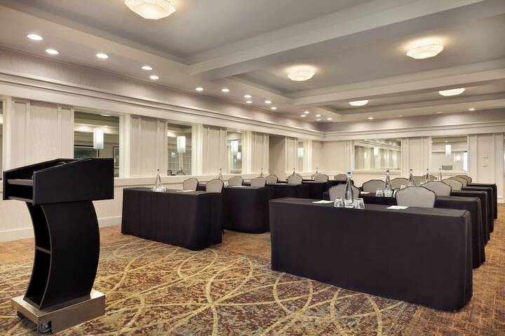 Holiday Inn Washington-Dulles International Airport by IHG