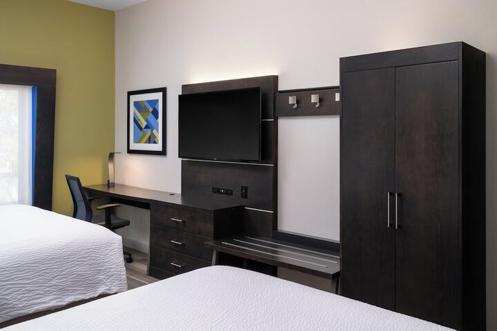 Holiday Inn Express & Suites Lakeland South by IHG
