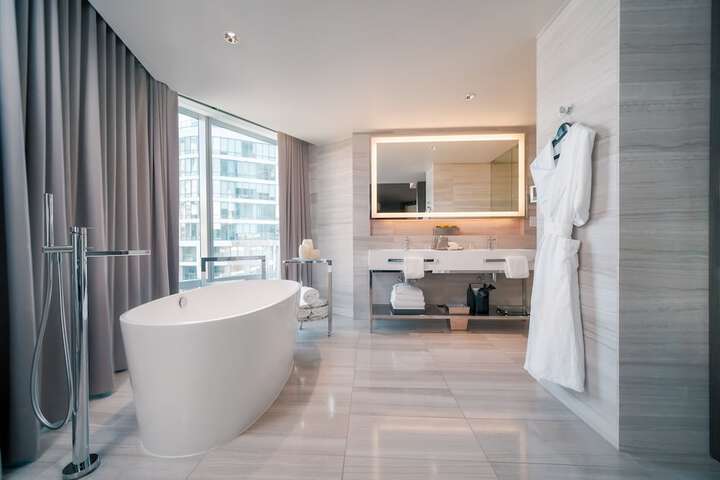 Paradox Vancouver