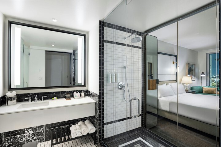 The Laura Hotel Houston Downtown, Autograph Collection