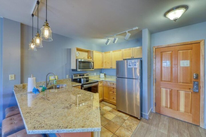 1 Bedroom Mountain Condo in River Run Village with Beautiful Mountain Views and Walking Distance to Ski
