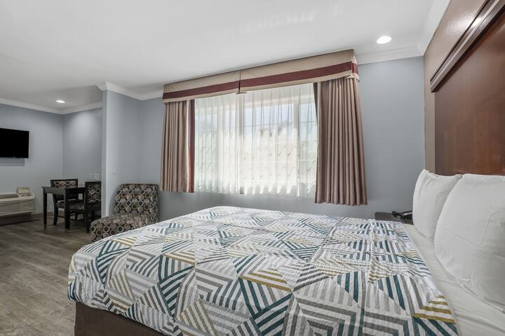 Room 33 of 45