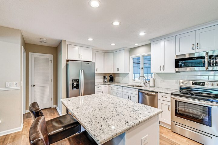 Charming Pinehurst Getaway w / Golf Course View!