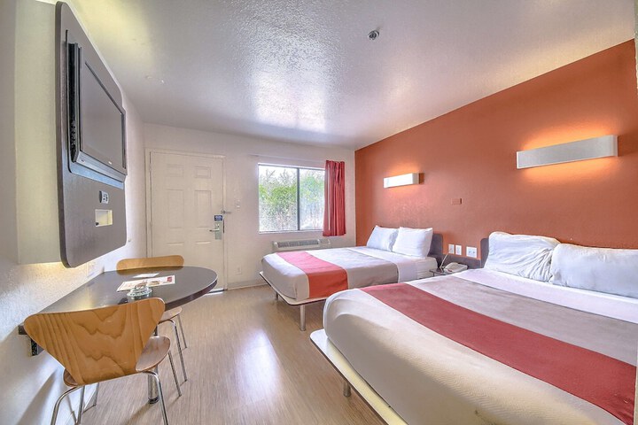 Room 28 of 31