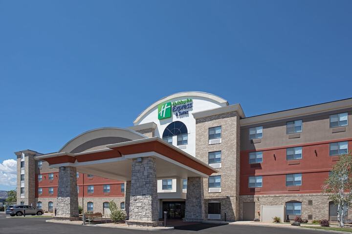 Hotel 5 of 69