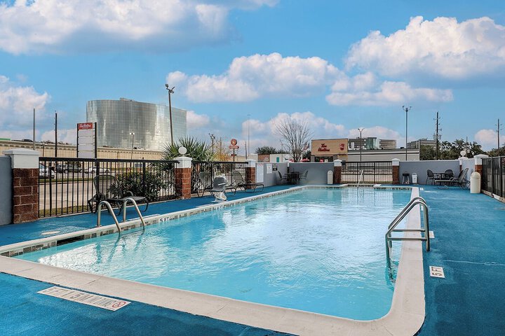 Pool 5 of 37
