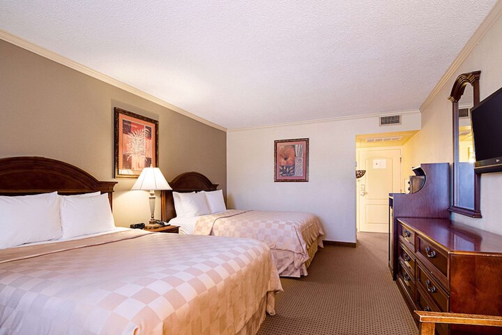 Room 25 of 47
