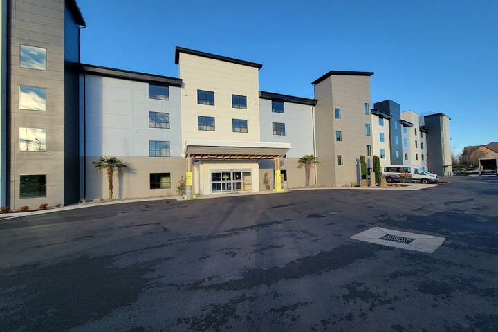 Hotel 6 of 41