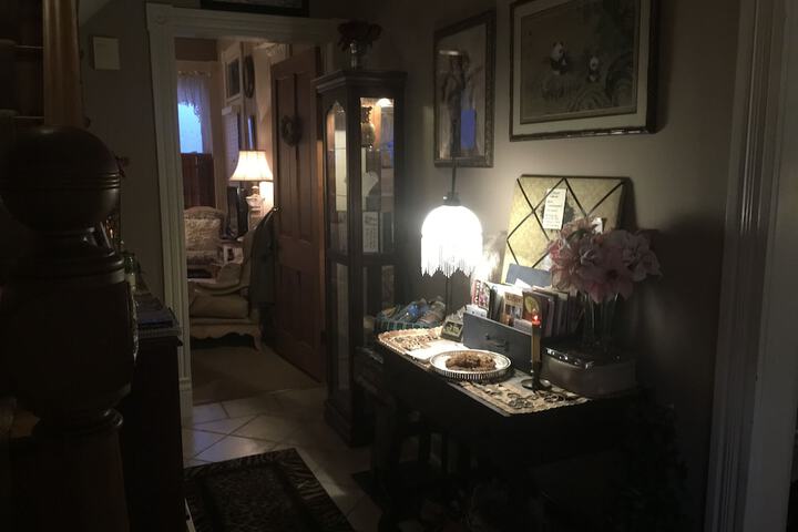 Historic Iron Horse Inn