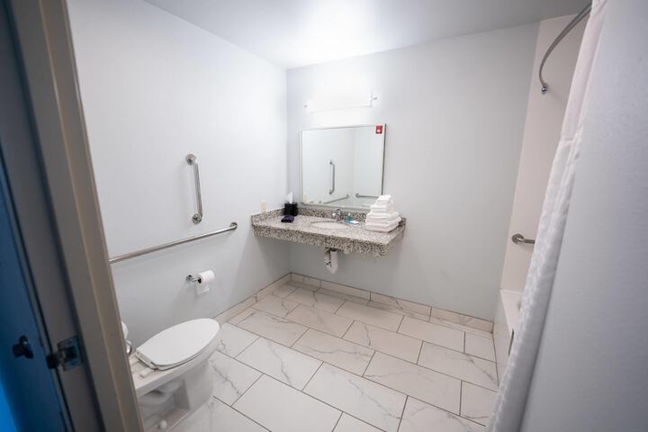 MainStay Suites at Discovery Park of America