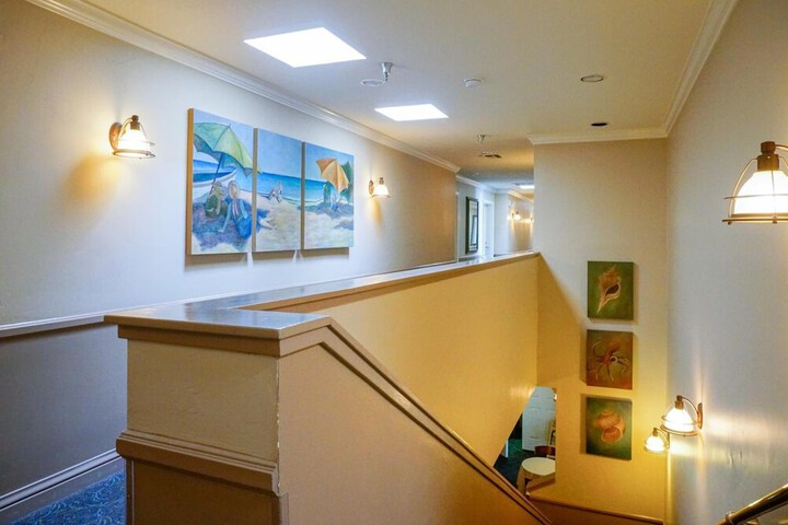 Sand Pebbles Inn