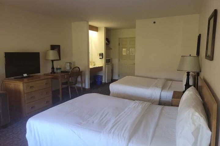 Room 27 of 40