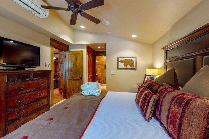 Room 105 of 222