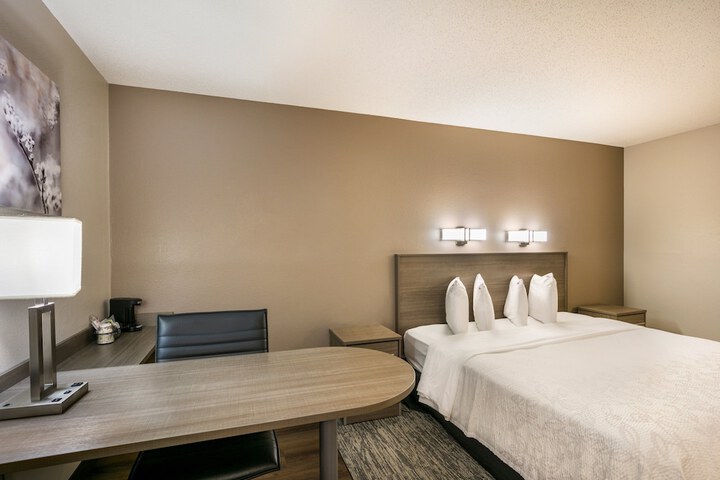 Room 34 of 37