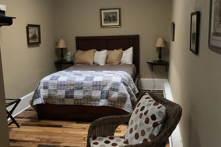 Room 4 of 10
