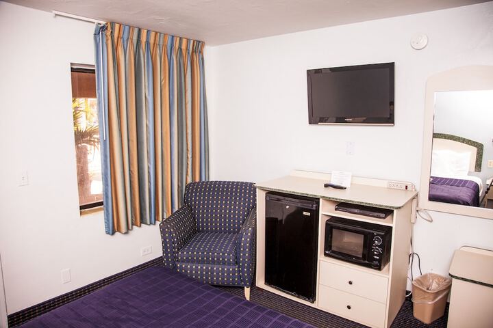 Room 15 of 27