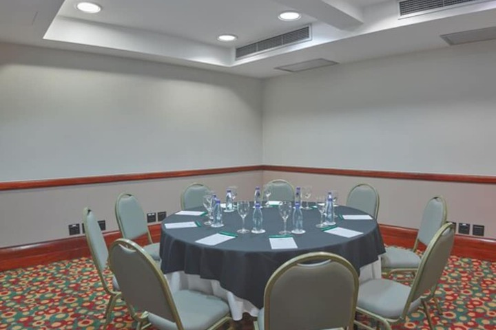 Ballroom/Hall 120 of 123