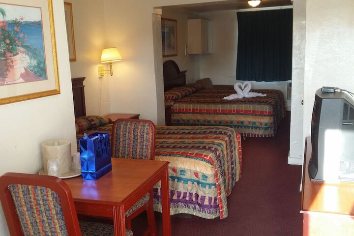 Room 8 of 8