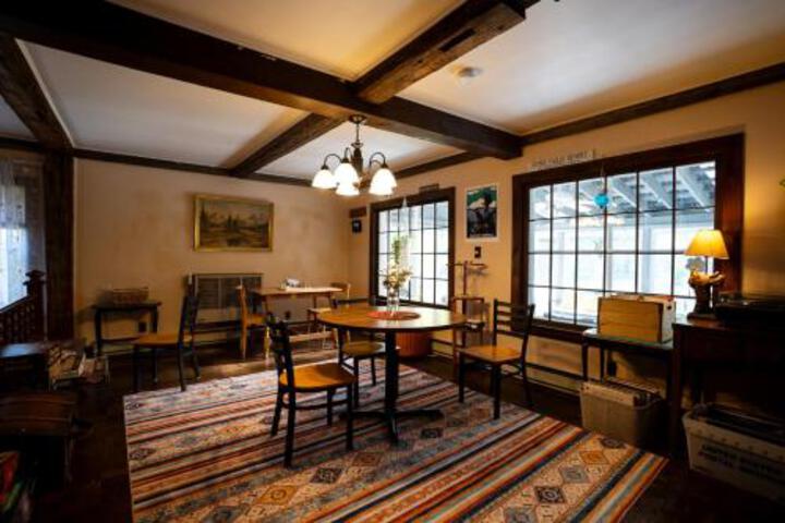 Admiral Peary Inn