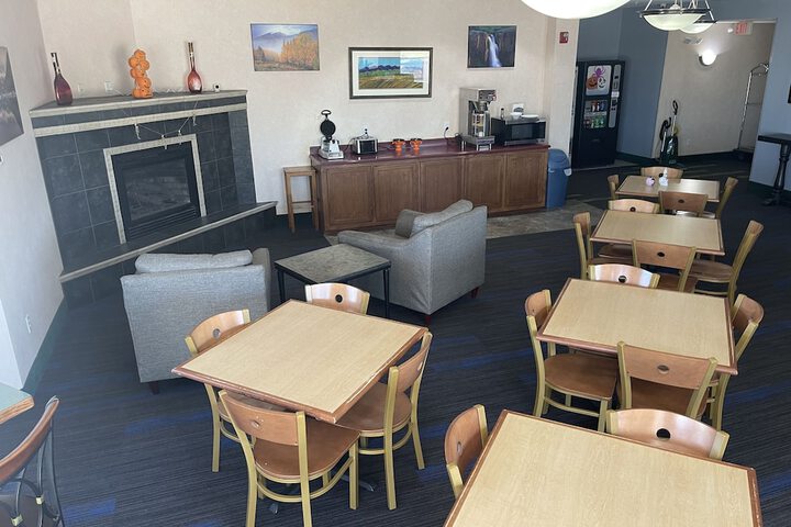 Breakfast/Coffee Service 106 of 110