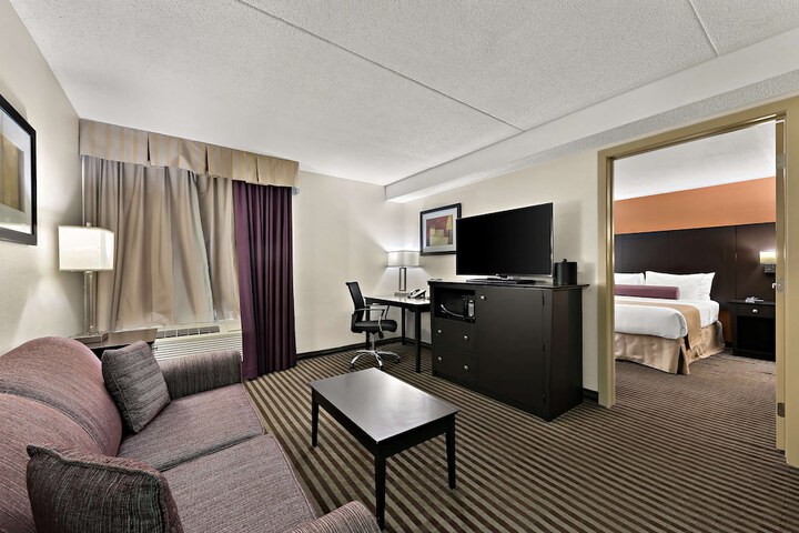 Room 9 of 38