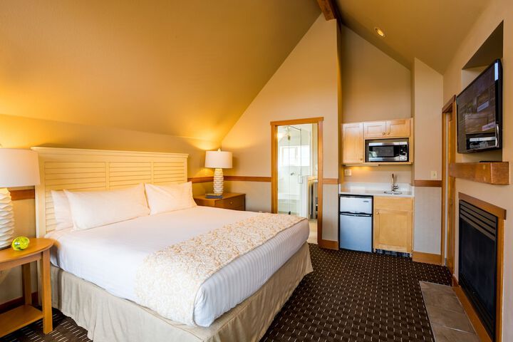 Room 40 of 77