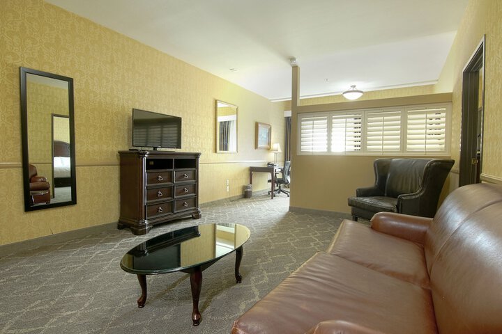 Room 35 of 64