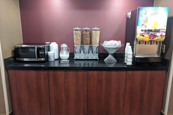 Breakfast/Coffee Service 37 of 42