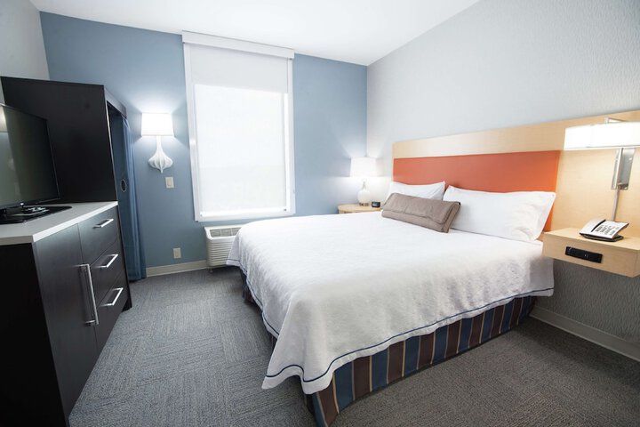 Room 13 of 26